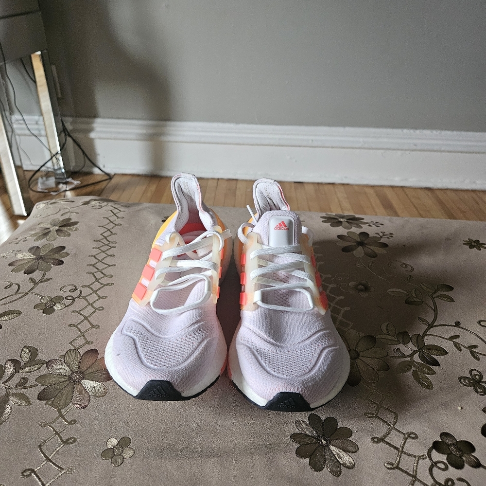 Adidas ultra boost 21’ women’s - Picture 5 of 9